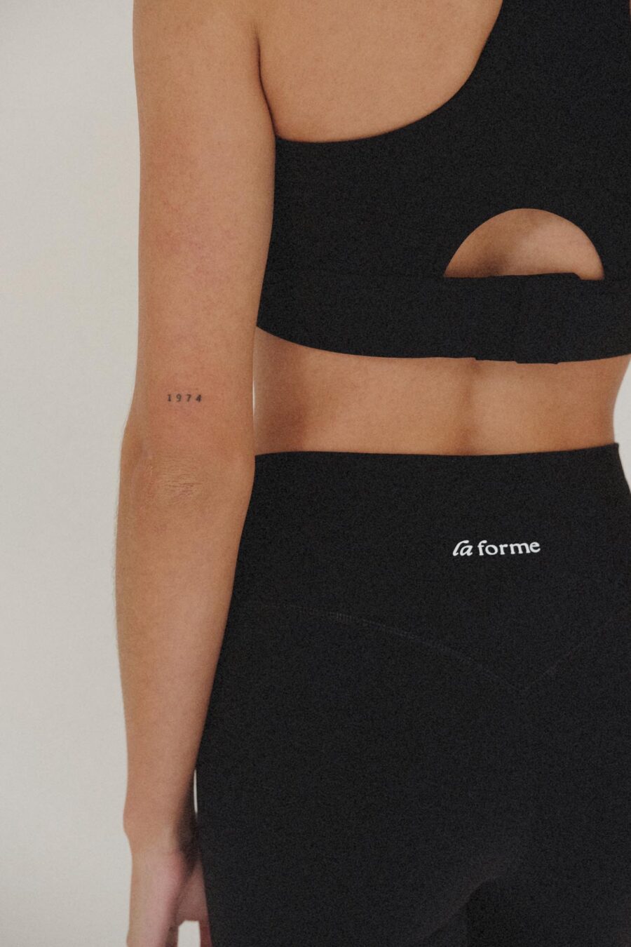 Emerson Sports Bra - CHARCOAL BLACK - Image 2