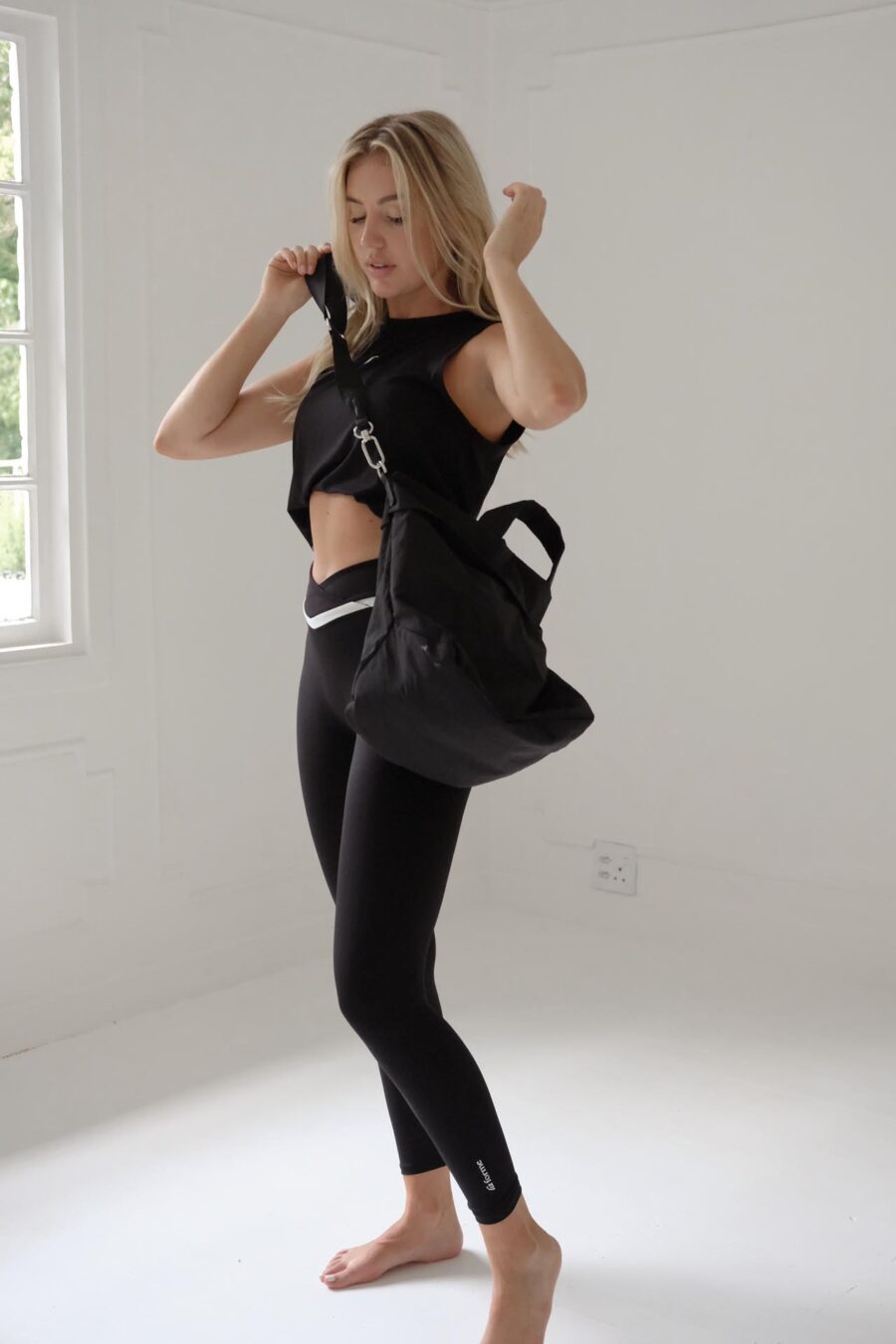 La Forme Multifunctional Tote Bag - Image 2