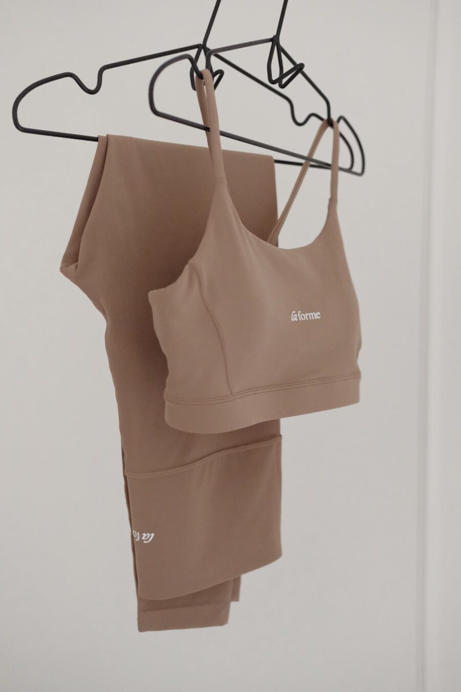Isla Sports Bra - DUNE KHAKI - Image 2